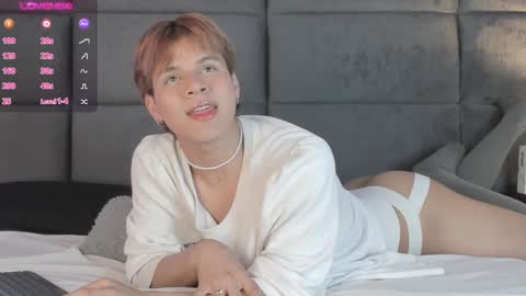 Snapshot of valentino_moon chatting on 29, 12, 2024 valentino moon online show from 29, 12, 2024