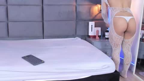 Snapshot of valentino_moon chatting on 16, 9, 2025 valentino moon online show from 16, 9, 2025