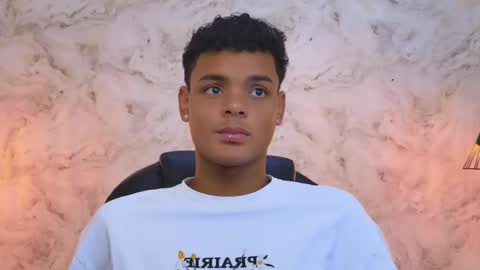 valentino_thompson online show from 12, 10, 2025