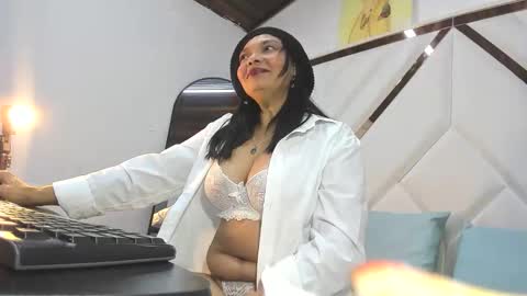 valeria_gil_ online show from 19, 4, 2026