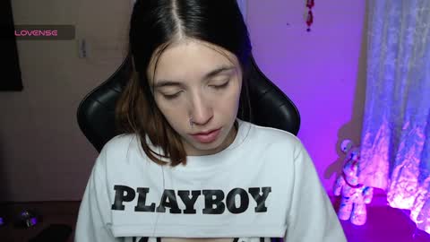 Snapshot of valeria_mendozza chatting on 4, 12, 2024   online show from 4, 12, 2024