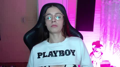 Snapshot of valeria_mendozza chatting on 31, 12, 2024   online show from 31, 12, 2024