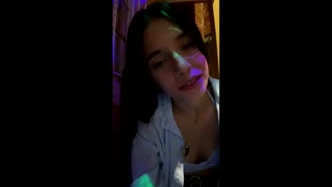 Snapshot of valeria_mendozza chatting on 1, 1, 2025   online show from 1, 1, 2025