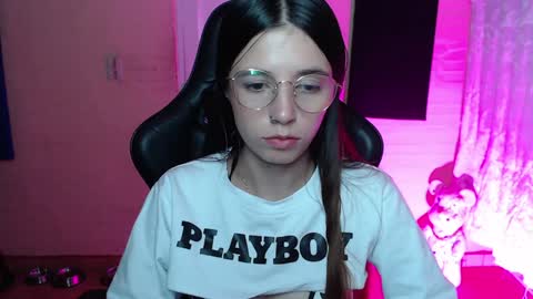 Snapshot of valeria_mendozza chatting on 9, 1, 2025   online show from 9, 1, 2025