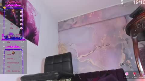 Snapshot of valeriaqueents chatting on 19, 10, 2025 online show from 19, 10, 2025