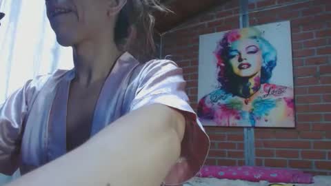 Snapshot of valerie_rousse chatting on 22, 12, 2024 valerie_rousse online show from 22, 12, 2024