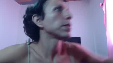 Snapshot of valerie_rousse chatting on 7, 2, 2025 valerie_rousse online show from 7, 2, 2025