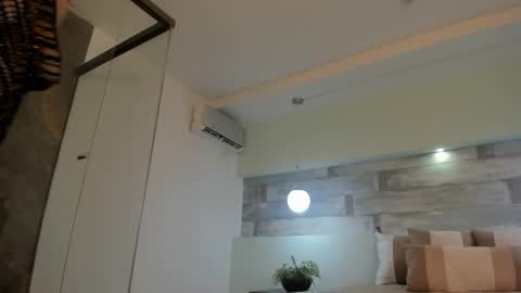 valeriiee21 online show from 6, 1, 2026