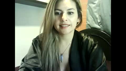 Snapshot of valery__rouse_ chatting on 4, 4, 2026 Valery online show from 4, 4, 2026