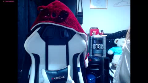 B V Naughty online show from 25, 2, 2026