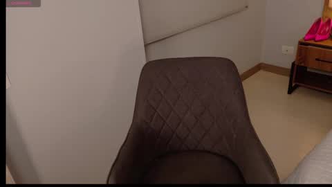 Snapshot of valeryrouge_ chatting on 6, 11, 2025 Valery online show from 6, 11, 2025