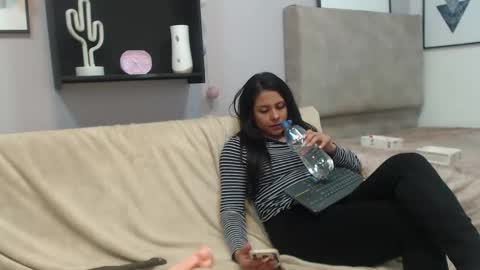 valevicious online show from 25, 2, 2025