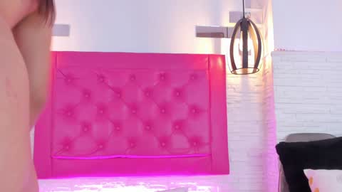 Snapshot of valloletsamar chatting on 31, 1, 2025 Vallolet Peach  online show from 31, 1, 2025