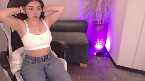 Snapshot of vallolett__ chatting on 20, 11, 2025 vallolett__ online show from 20, 11, 2025