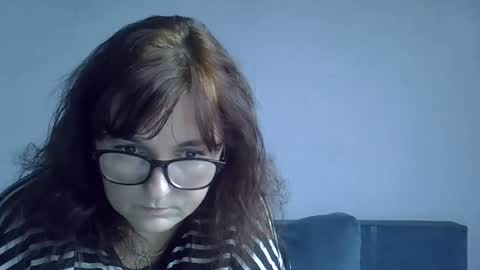 Snapshot of vally_bek1 chatting on 12, 11, 2025 vally_bek1 online show from 12, 11, 2025