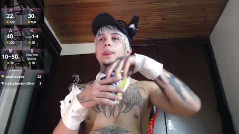 Snapshot of vampiredavyd chatting on 15, 12, 2024 david guzman i model independenthelp me with a thumbs up online show from 15, 12, 2024