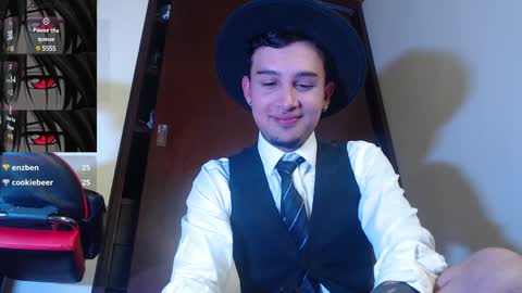 Snapshot of vampiredavyd chatting on 21, 12, 2024 david guzman i model independenthelp me with a thumbs up online show from 21, 12, 2024