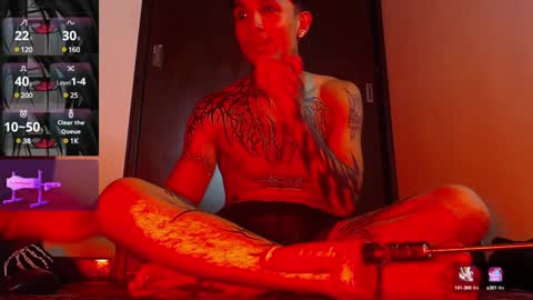 Snapshot of vampiredavyd chatting on 21, 12, 2024 david guzman i model independenthelp me with a thumbs up online show from 21, 12, 2024