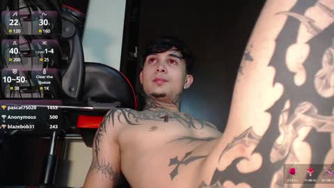 Snapshot of vampiredavyd chatting on 27, 12, 2024 david guzman i model independenthelp me with a thumbs up online show from 27, 12, 2024
