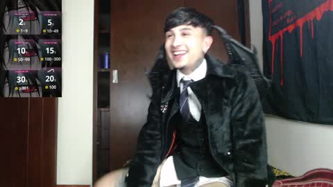 Snapshot of vampiredavyd chatting on 9, 1, 2025 david guzman i model independenthelp me with a thumbs up online show from 9, 1, 2025