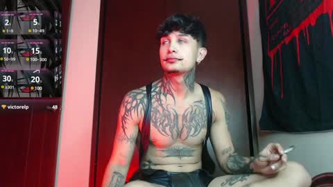 Snapshot of vampiredavyd chatting on 12, 1, 2025 david guzman i model independenthelp me with a thumbs up online show from 12, 1, 2025