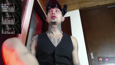 Snapshot of vampiredavyd chatting on 24, 1, 2025 david guzman i model independenthelp me with a thumbs up online show from 24, 1, 2025