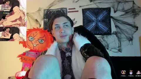 Snapshot of vampiredavyd chatting on 12, 10, 2025 david guzman i model independenthelp me with a thumbs up online show from 12, 10, 2025