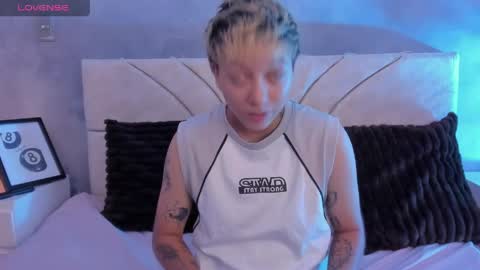 vane_grey online show from 30, 5, 2026