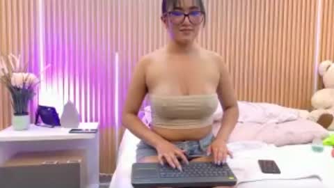 Snapshot of vanessa_fx chatting on 17, 7, 2026 Vanessa online show from 17, 7, 2026