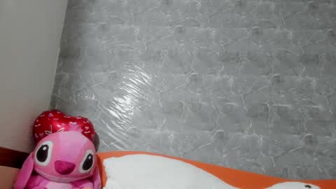 vanessaadol online show from 5, 3, 2025