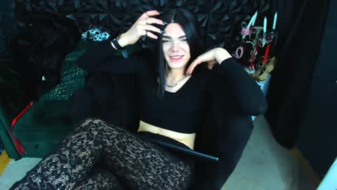 Vanessa Queen online show from 10, 12, 2024