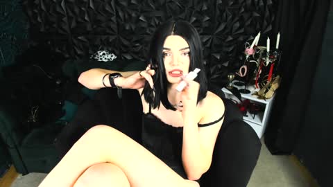 Vanessa Queen online show from 18, 12, 2024