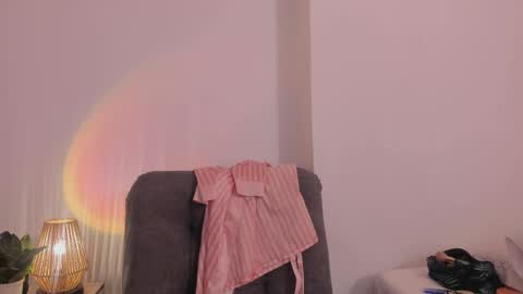 vanessajohnsonn online show from 8, 4, 2026