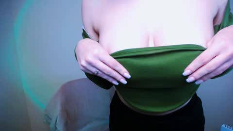 Snapshot of vanessakim_ chatting on 15, 12, 2024 Vanessa online show from 15, 12, 2024