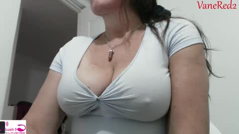 Vanesared2 online show from 1, 3, 2025