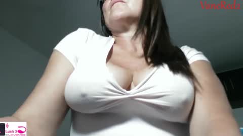 Vanesared2 online show from 6, 10, 2025