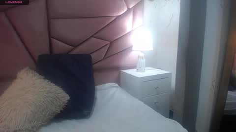Vanessa  online show from 28, 3, 2026
