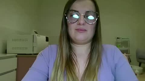 Snapshot of vanessaseduce chatting on 7, 1, 2026 Vanessa online show from 7, 1, 2026