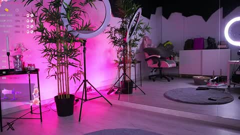 Vanessa Simon online show from 28, 1, 2025