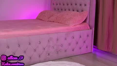 Vanessa Simon online show from 17, 9, 2025