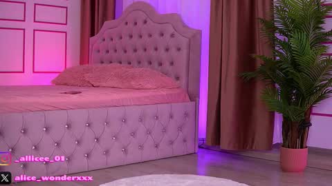 Vanessa Simon online show from 21, 10, 2025