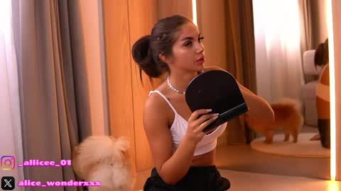 Vanessa Simon online show from 18, 4, 2026