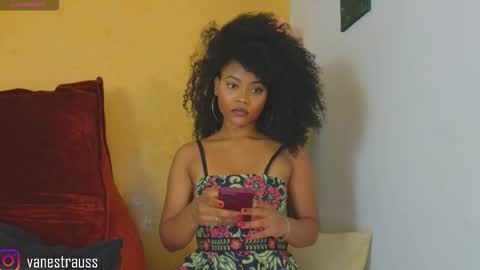 Snapshot of vanestrauss chatting on 13, 11, 2025 New account follow me online show from 13, 11, 2025