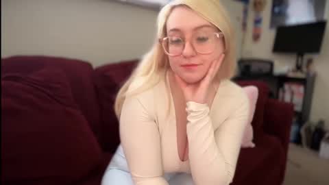 vanillapuddingpie online show from 6, 3, 2025