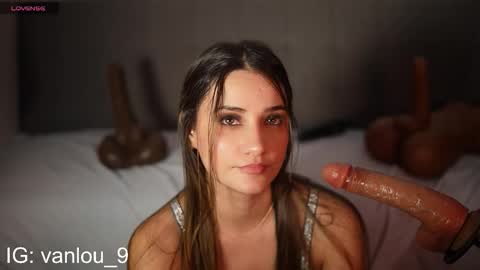 Vanilu online show from 26, 11, 2025