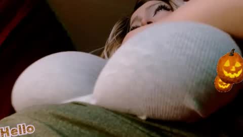 Snapshot of vanne_amet chatting on 9, 10, 2025 free  follow me online show from 9, 10, 2025