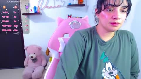 Snapshot of vannessa_shy chatting on 4, 3, 2025 Vanesa online show from 4, 3, 2025