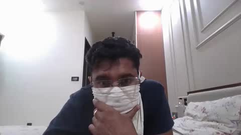 Snapshot of varunagg92 chatting on 16, 4, 2026 varunagg92 online show from 16, 4, 2026