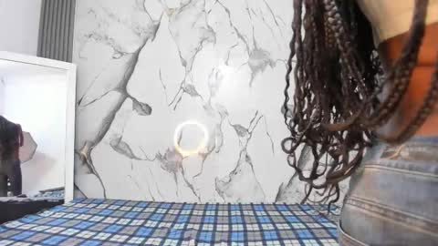 Snapshot of vayolethx chatting on 19, 2, 2026 vayolethx online show from 19, 2, 2026