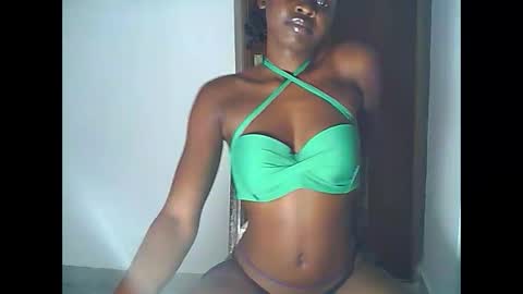 Snapshot of vee353123 chatting on 18, 5, 2026 Vee online show from 18, 5, 2026